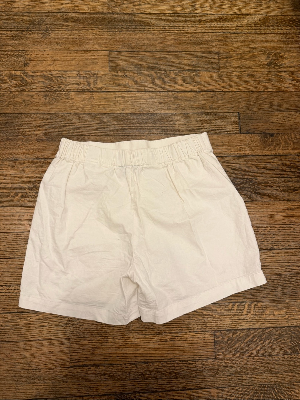 Banana Republic White Linen shorts - Picture 2 of 3